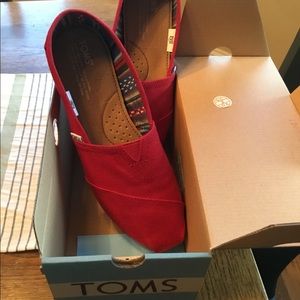 Toms Red classic shoe